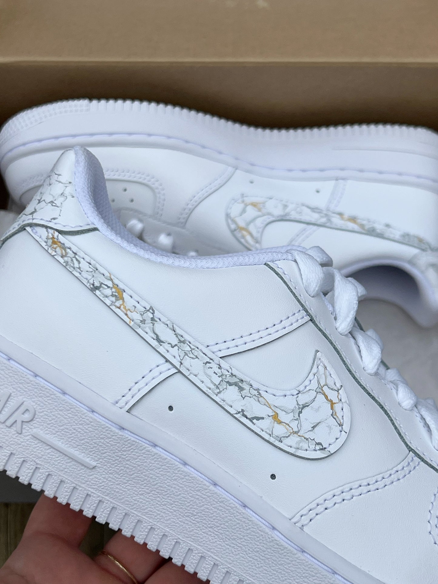 Gouden marmer - Handgeschilderde Nike Air Force One